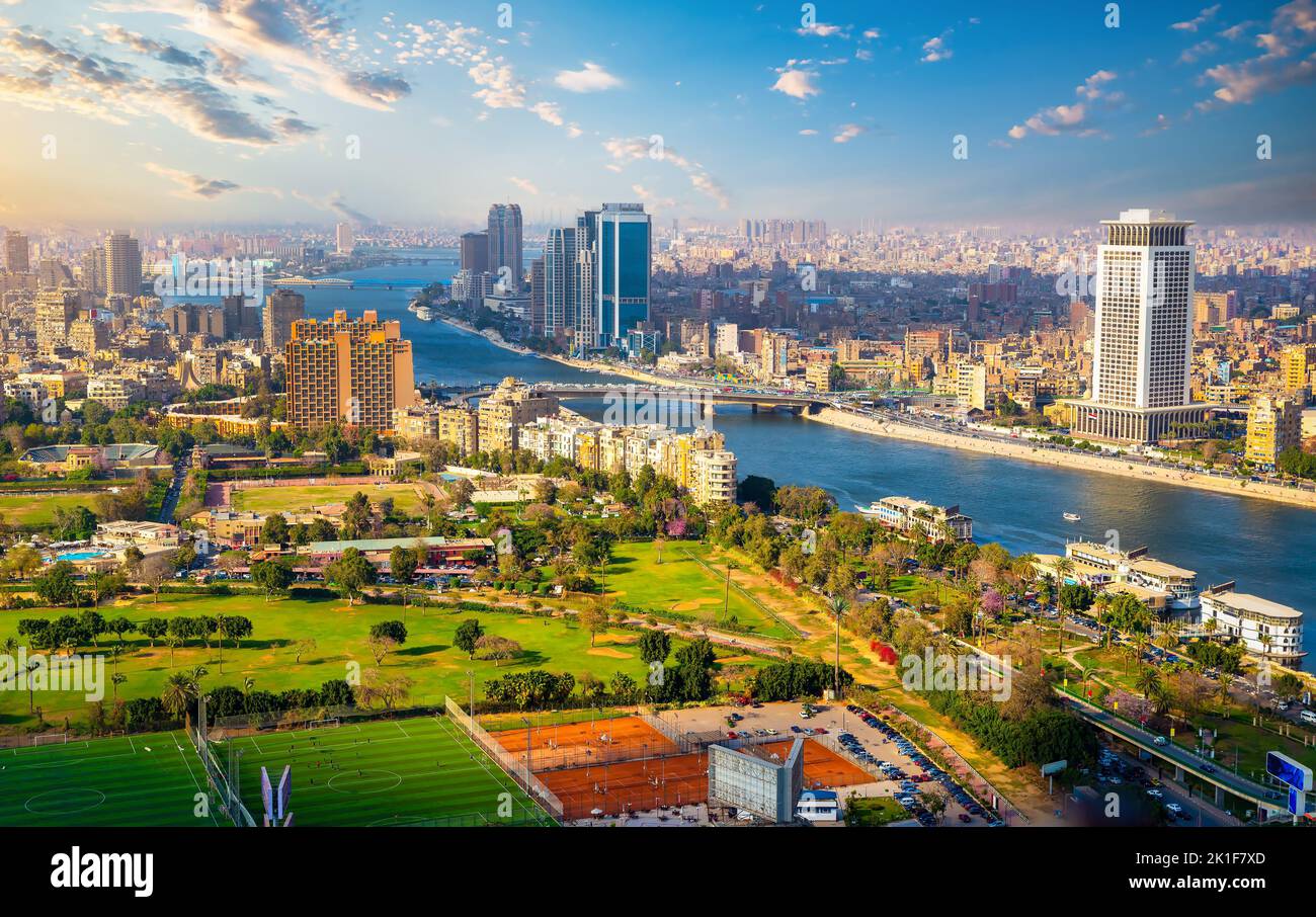 Vista aérea de El Cairo y el Nilo en Egipto Foto de stock
