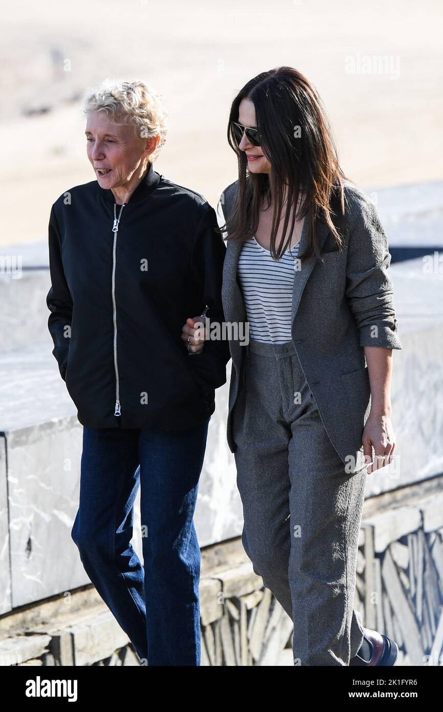 San Sebastián, España. 18th de septiembre de 2022. Juliette Binoche y Claire Denis asisten a la fotoconvocatoria de Avec Amour et Acharnement en el Festival Internacional de Cine de San Sebastián 70th. Crédito: Julen Pascual Gonzalez/Alamy Live News Foto de stock