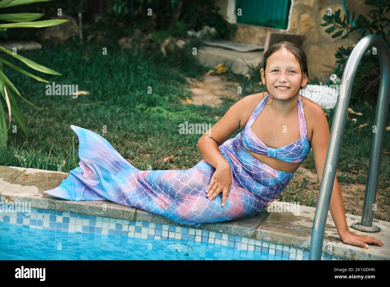 Traje de sirena fotografías e imágenes de alta resolución - Página 2 - Alamy