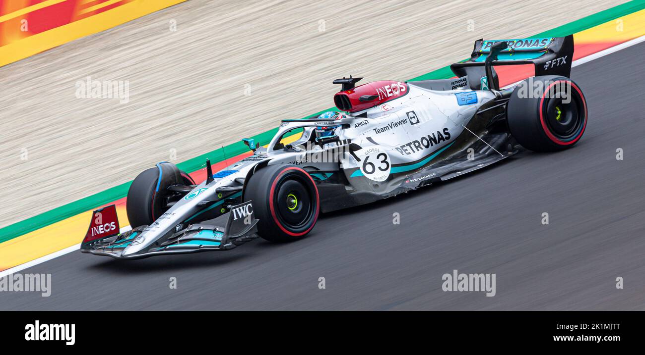 George Russell manejando su Mercedes AMG Petronas F1 en el circuito de Spa Francorchamps durante el Gran Premio de Bélgica, agosto de 2022 Foto de stock