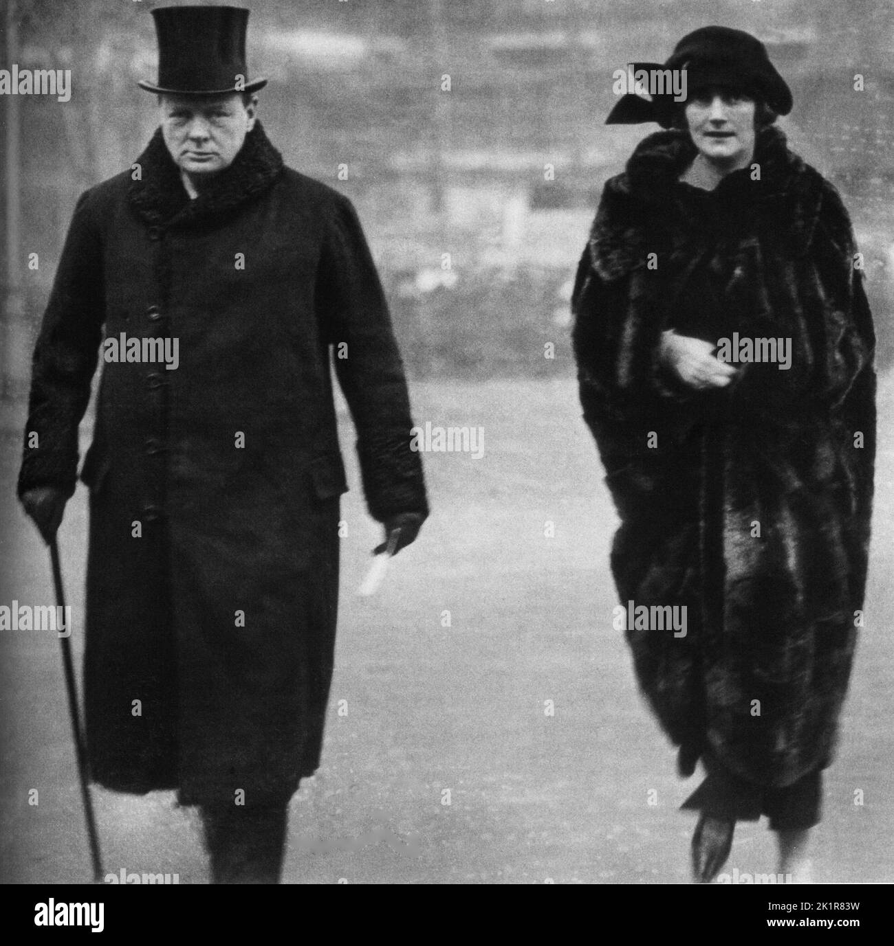 Winston Churchill con su esposa Clementine. Día del Armisticio. 11th de noviembre de 1918 Foto de stock