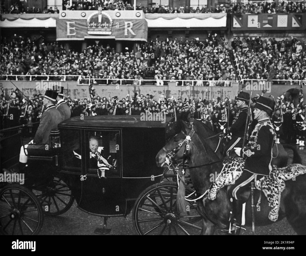 Winston Churchil en la coronación de la Reina Isabel II. Junio 1953 Foto de stock