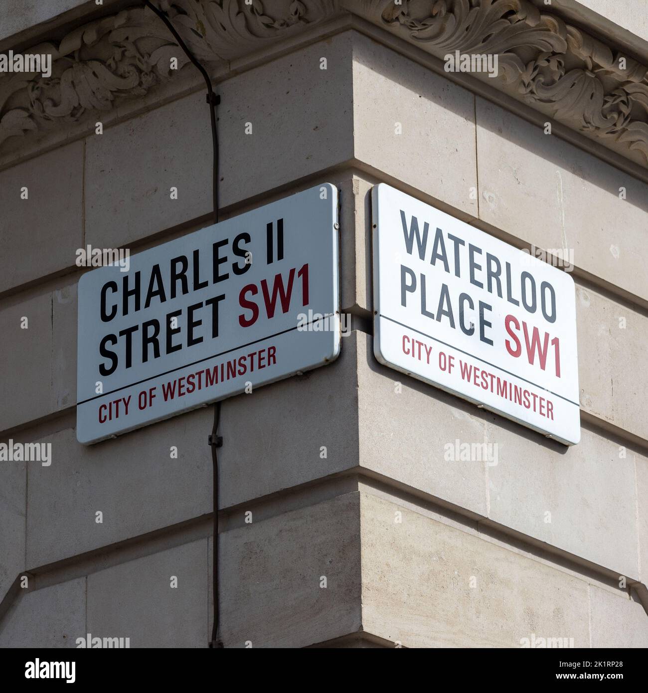 Nombres de calles Charles II y Waterloo Place, Londres, Reino Unido Foto de stock