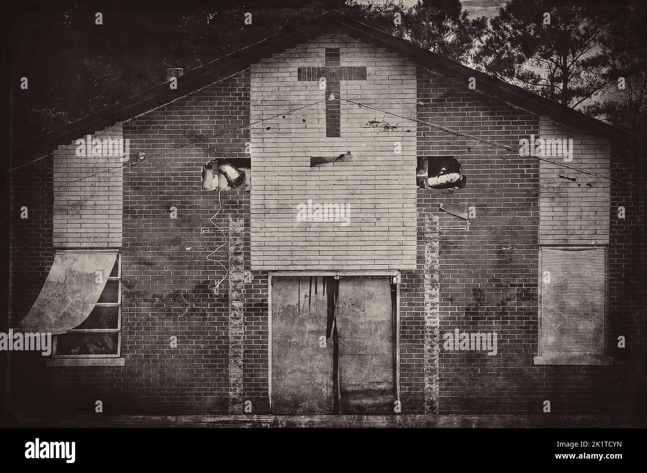 Una iglesia abandonada está representada el 8 de septiembre de 2022, en Daphne, Alabama. La membresía de la iglesia en los Estados Unidos ha caído en las últimas dos décadas. Foto de stock