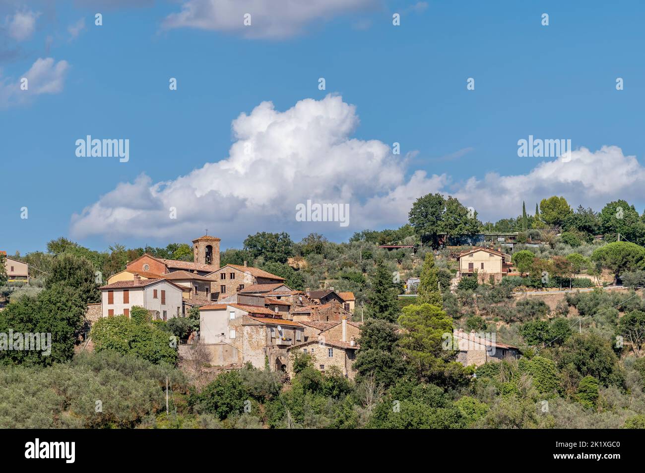 Vista panorámica del antiguo pueblo de Casalalta, Perugia, Italia Foto de stock