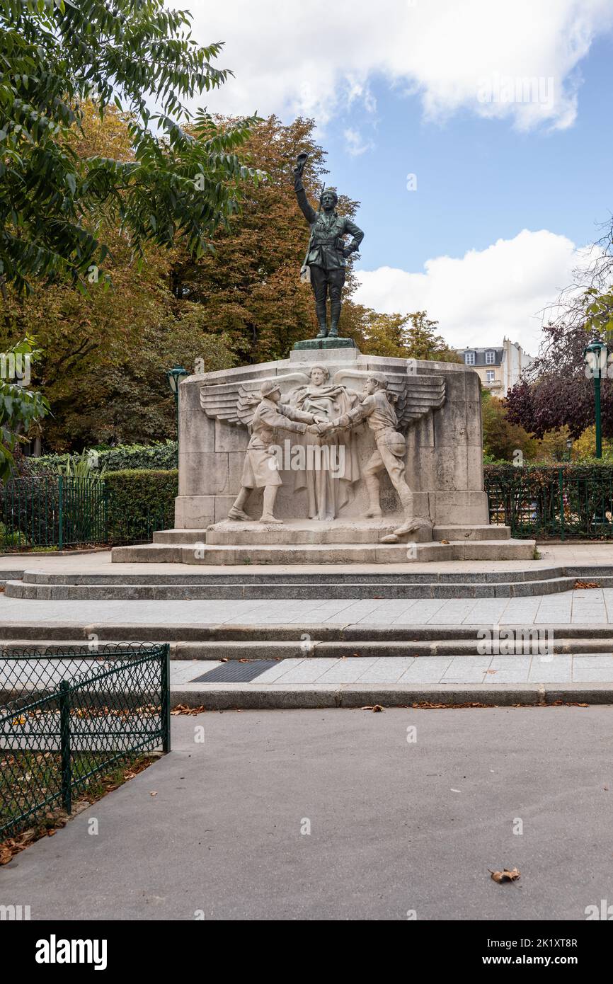 El monumento fue dedicado el 4 de julio de 1923, en honor de los estadounidenses que se habían ofrecido voluntariamente a luchar en WW1. Place des États-Unis, París, Francia, Europa Foto de stock