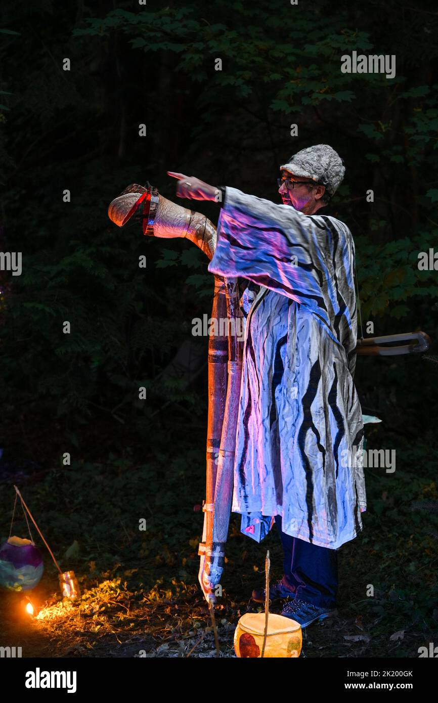 Jugador de Fuchorn, Renfrew Ravine Moon Festival, Renfrew Park, Vancouver, British Columbia, Canadá Foto de stock