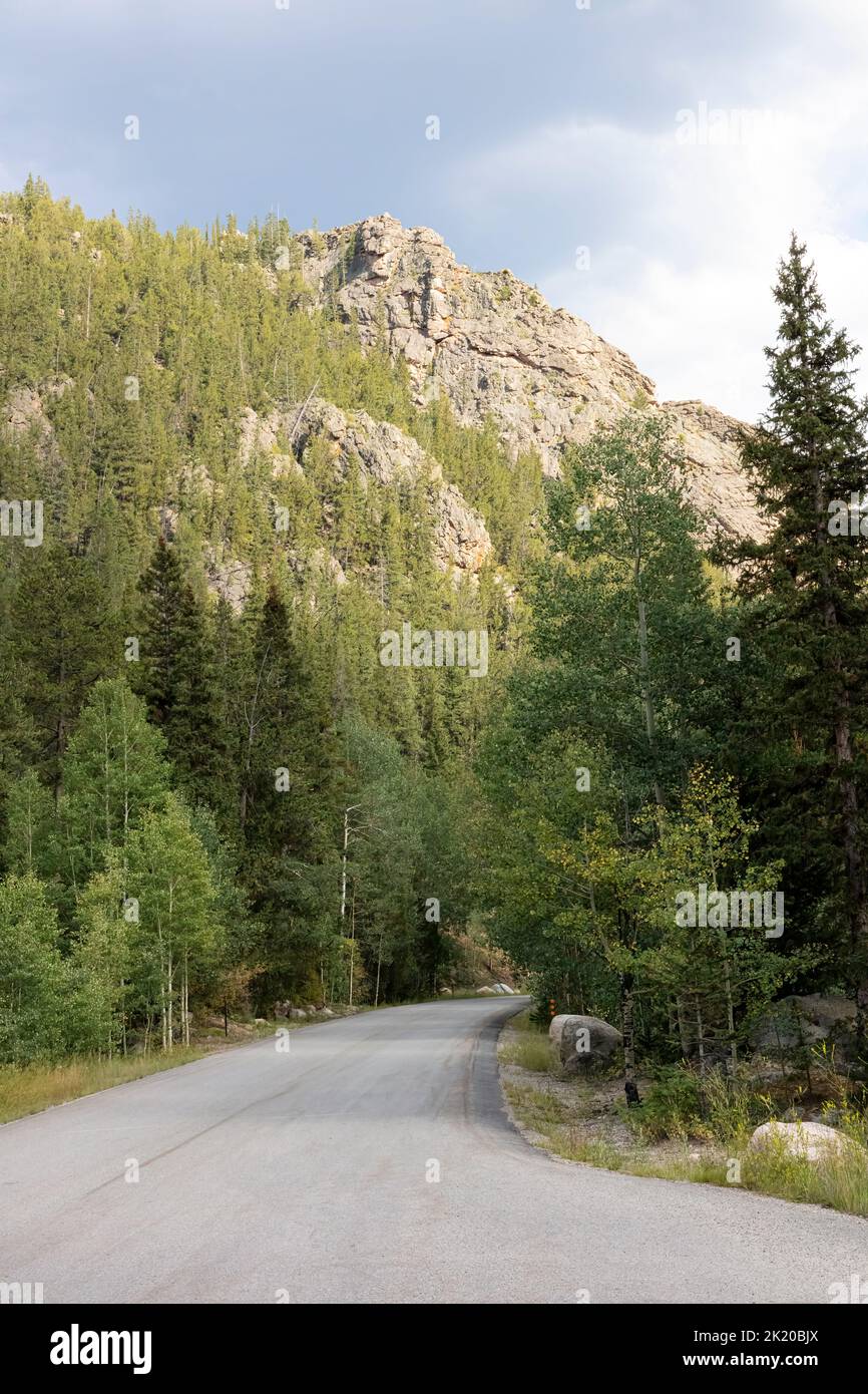 Carretera panorámica de montaña, Colorado, Estados Unidos Foto de stock