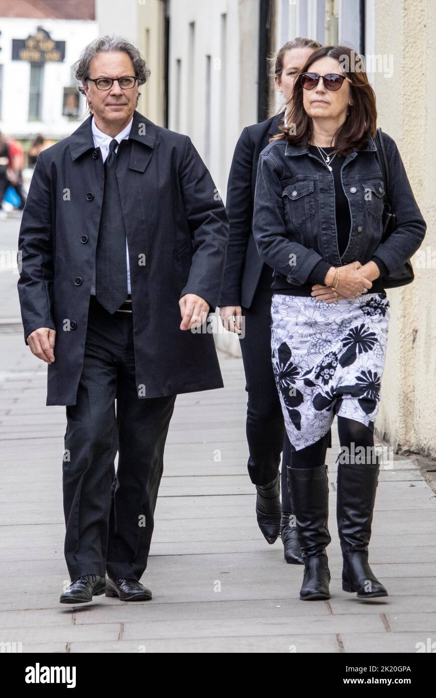 La Inquista Molly Russell. Ian Russell, con su esposa y su madre