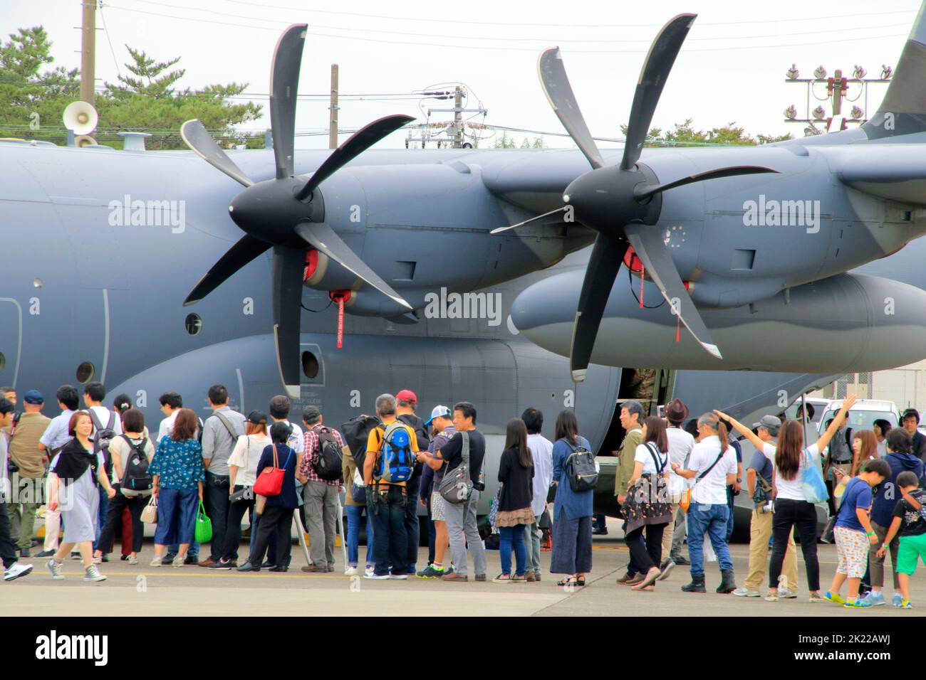 Lockheed Martin C-130J Super Hércules en la Base de la Fuerza Aérea de Yokota Tokio Japón Foto de stock
