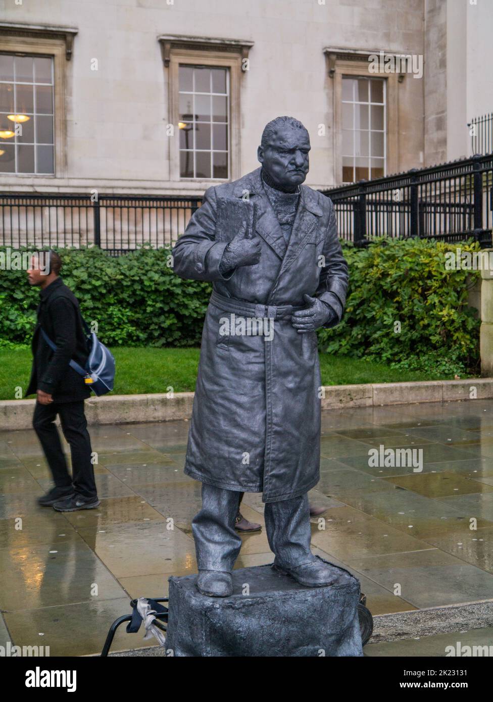 Una estatua viva, Trafalgar Square, Londres, Reino Unido Foto de stock