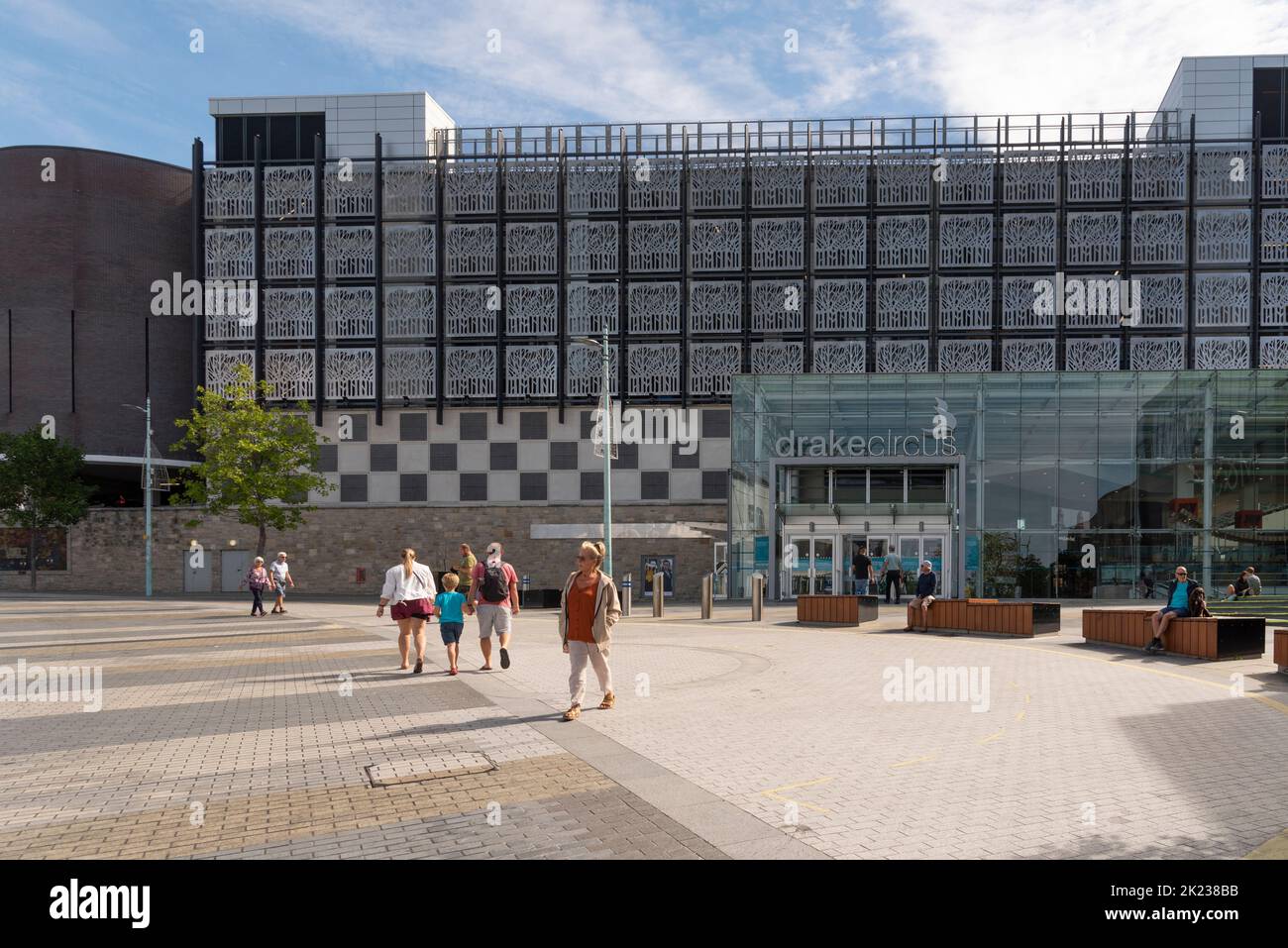 Plymouth, Devon, Inglaterra, Reino Unido. 2022. El edificio Drake Circus Edificio popular de tiendas y aparcamientos en el centro de la ciudad. Foto de stock