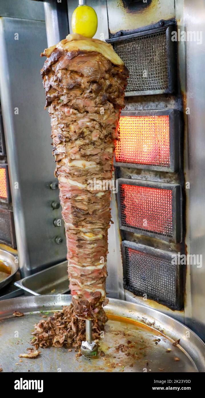 Receta de shawarma de pollo al horno fotografías e imágenes de alta  resolución - Alamy