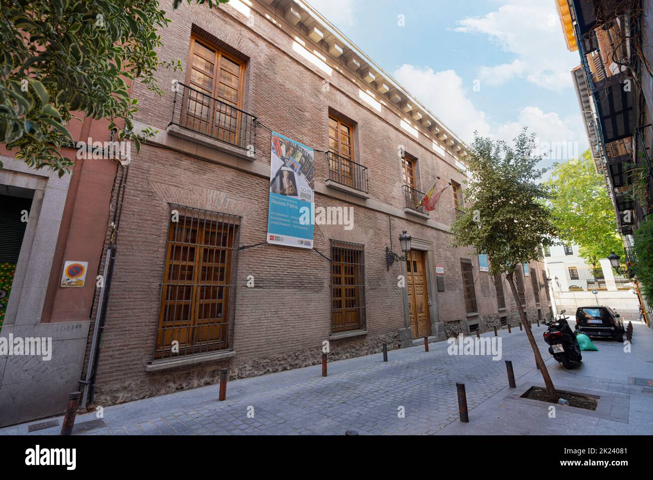Madrid, España. Septiembre 2022 Vista exterior de la Escuela Superior de Conservación y Restauración del Patrimonio Cultural en el centro de la ciudad Foto de stock