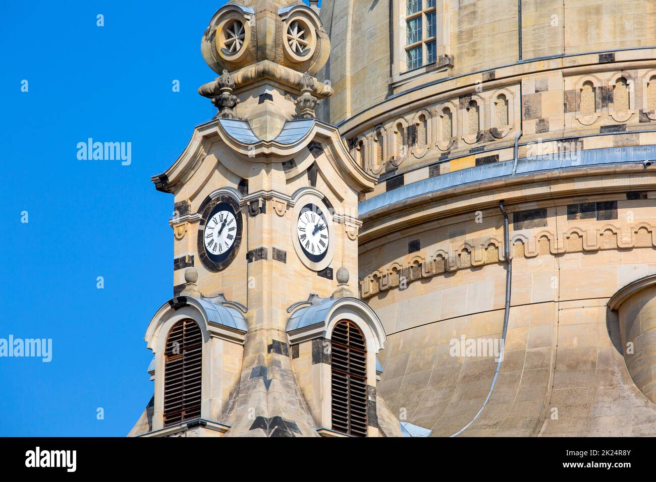 Dresde, Alemania - 23 de septiembre de 2020 : Iglesia barogue del siglo 18th de la Virgen María (Dresden Frauenkirche), templo luterano situado en Neumarkt in Foto de stock