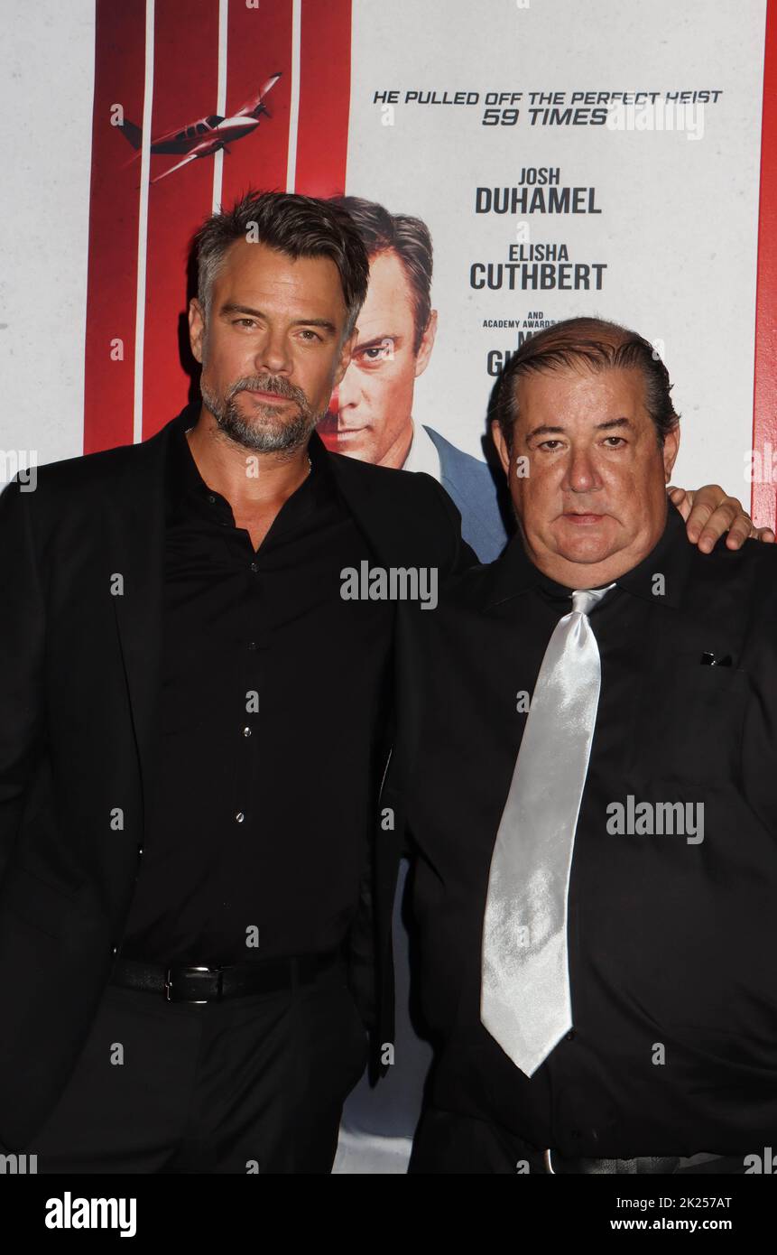 Josh Duhamel, Gilbert Galvan Jr. 09/21/2022 El estreno mundial de