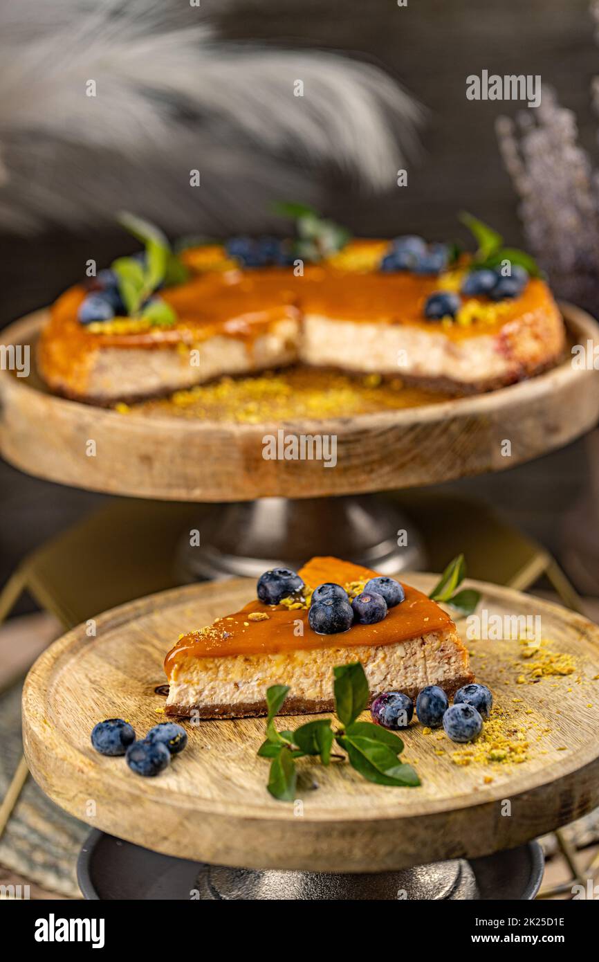 Rebanada de tarta de queso sabrosa Foto de stock