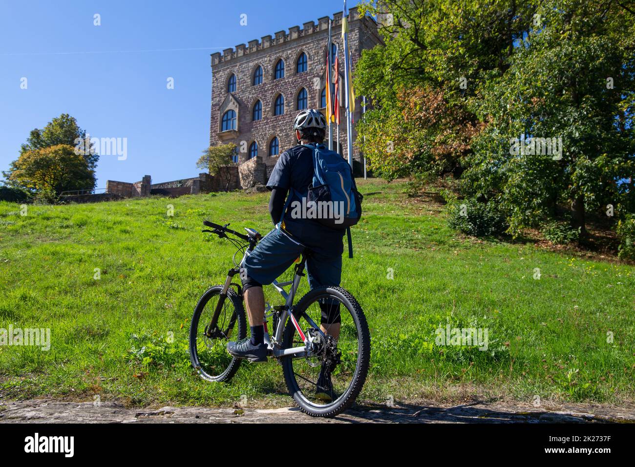 Bicicleta de montaña en el castillo de Hambach (Alemania) Foto de stock