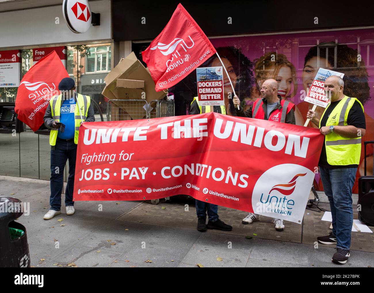 Felixstowe Dockers etapa de protesta en el centro de Londres, Unidad de la Unión, luchando por un aumento salarial y mejores condiciones. Inglaterra, Reino Unido, septiembre de 2022. Foto de stock