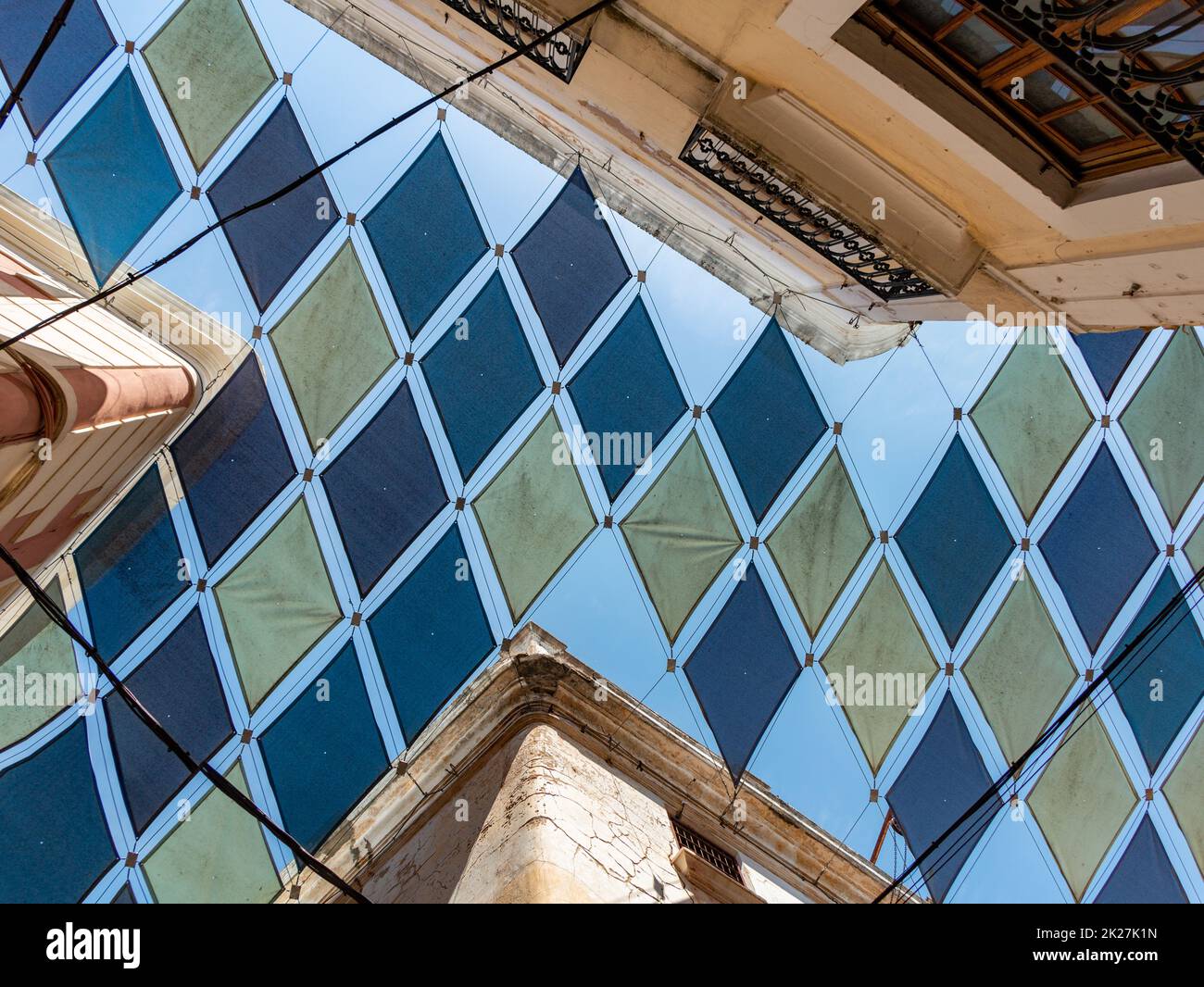 Paraguas de la calle fotografías e imágenes de alta resolución - Alamy