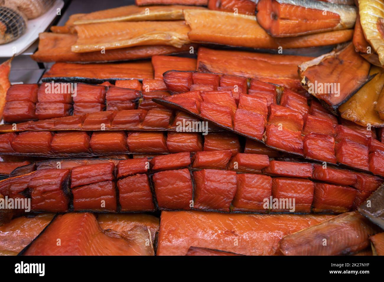 Varios productos de pescado ahumado Foto de stock