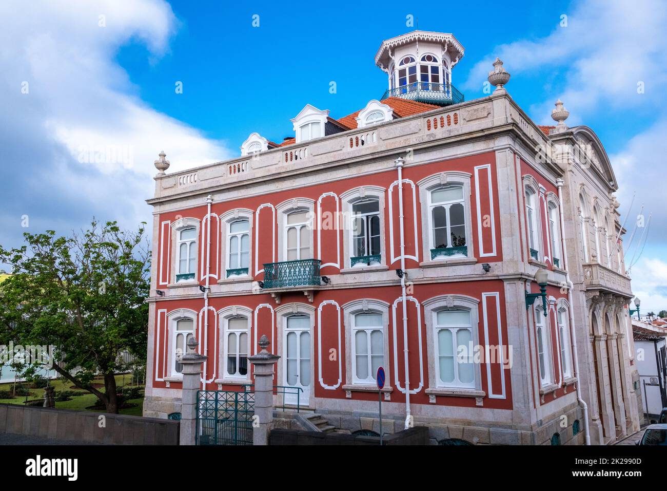 La residencia Silveira e Paulo, o el Palacete Silveira e Paulo en Rua da Conceicao en Angra do Heroismo, Isla Terceira, Azores, Portugal. Foto de stock
