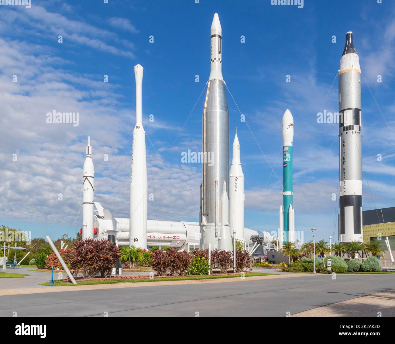 'Jardín Rocket' en el Complejo para Visitantes del Centro Espacial Kennedy en Florida. Foto de stock