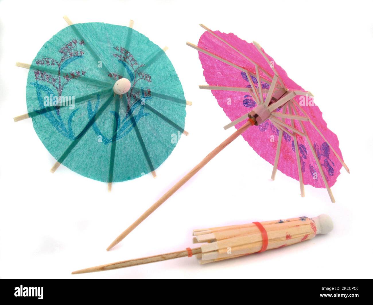 Foto de paraguas como símbolo de vacaciones, ocio, vida en la playa Foto de stock