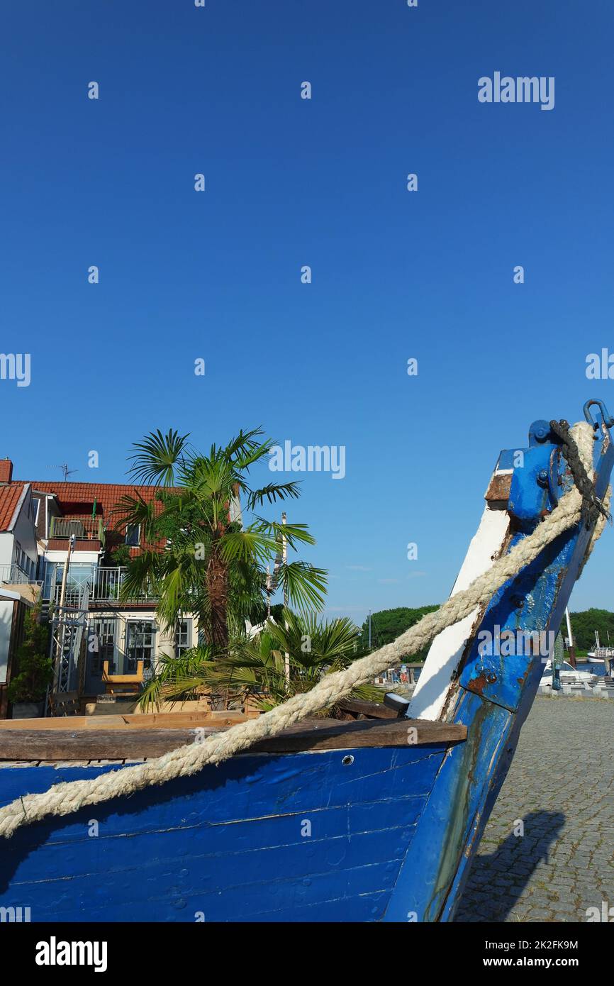 Barco de madera azul, detalle Foto de stock