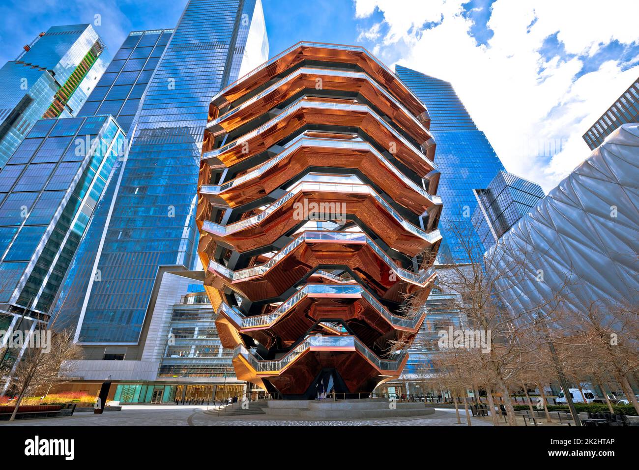 Vista de la arquitectura futurista de Hudson Yards de la ciudad de Nueva York Foto de stock