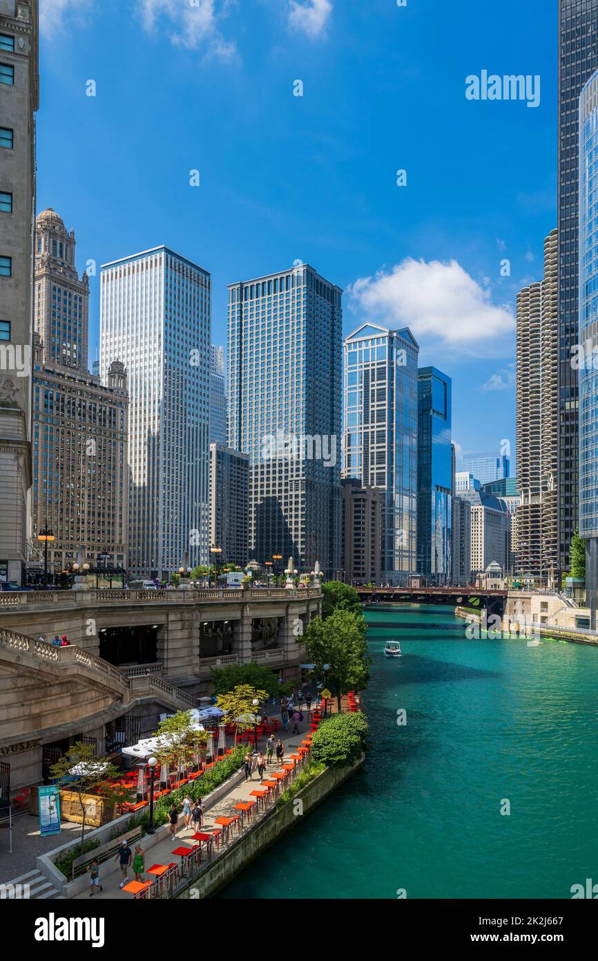 Perfil del centro de la ciudad y del Río Chicago, Chicago, Illinois, EE.UU. Foto de stock
