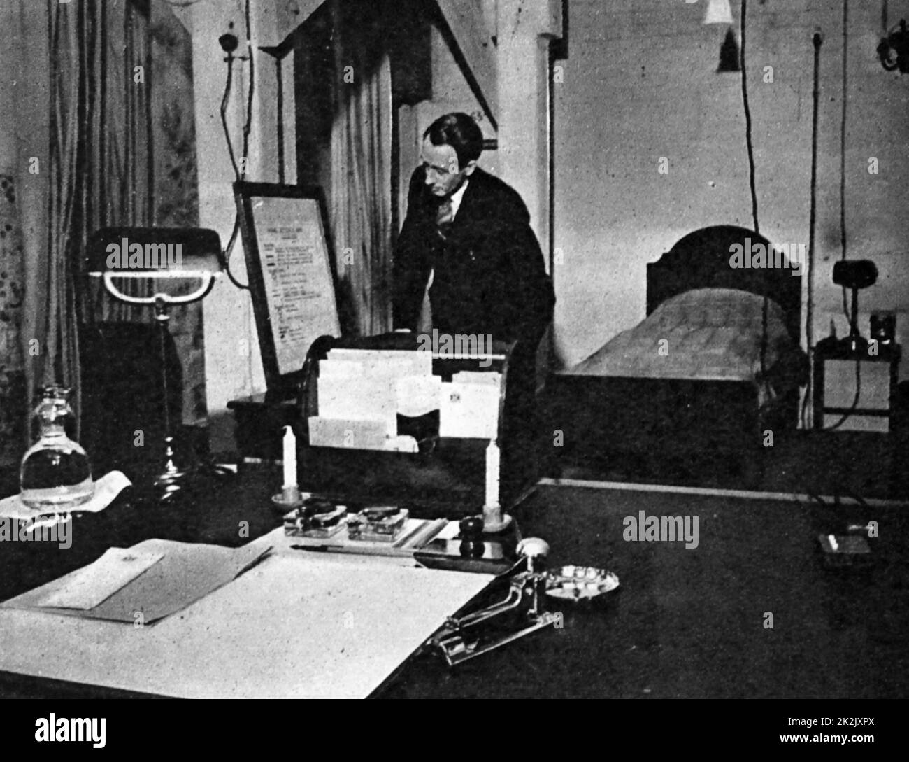 Fotografía de Winton Churchill (1874-1965) oficina y dormitorio combinados durante la Segunda Guerra Mundial. Fecha Siglo XX Foto de stock