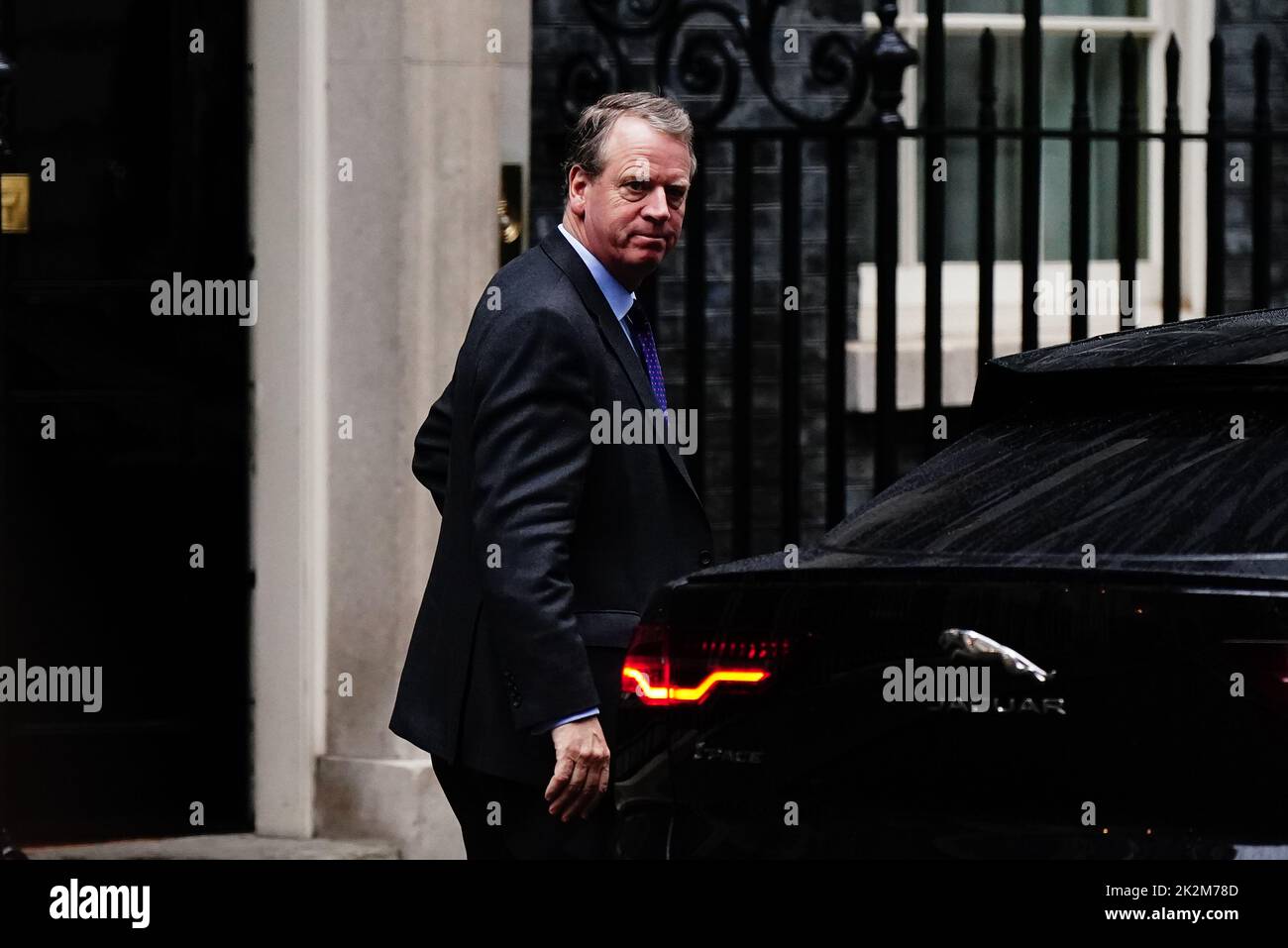 El secretario escocés Alister Jack llega a una reunión de gabinete en 10 Downing Street, Londres, antes de un anuncio de mini-presupuesto por parte del ministro de Hacienda Kwasi Kwarteng. Fecha de la foto: Viernes 23 de septiembre de 2022. Foto de stock