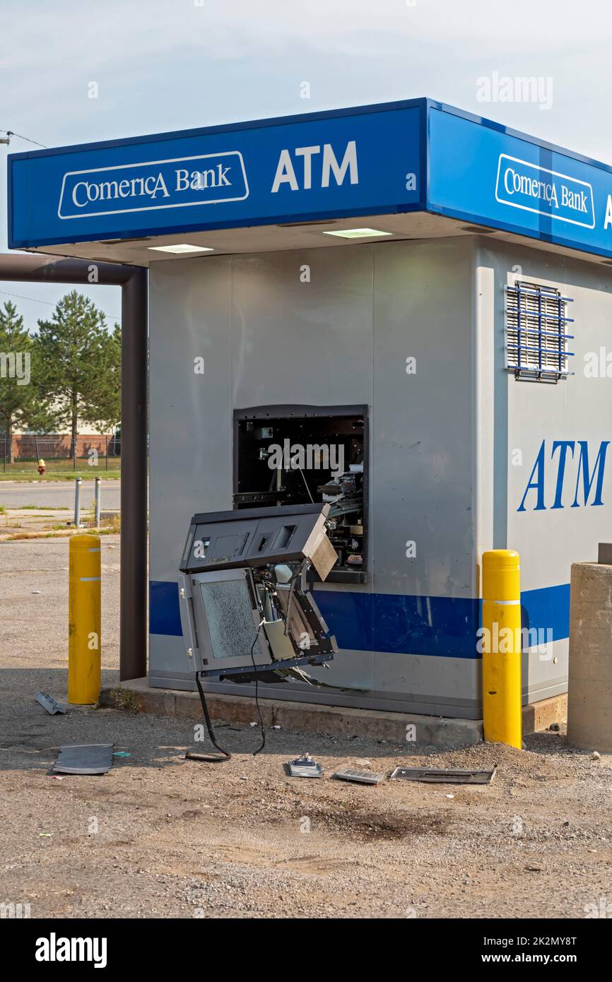 Detroit, Michigan - Un cajero automático del Banco Comerica después de un robo en el lado este de Detroit. Foto de stock