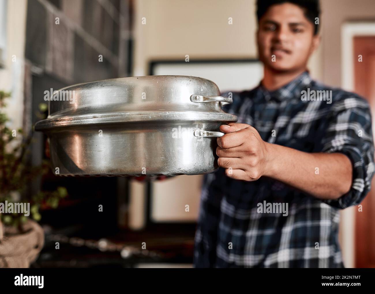 Olla de cocina usada fotografías e imágenes de alta resolución - Alamy