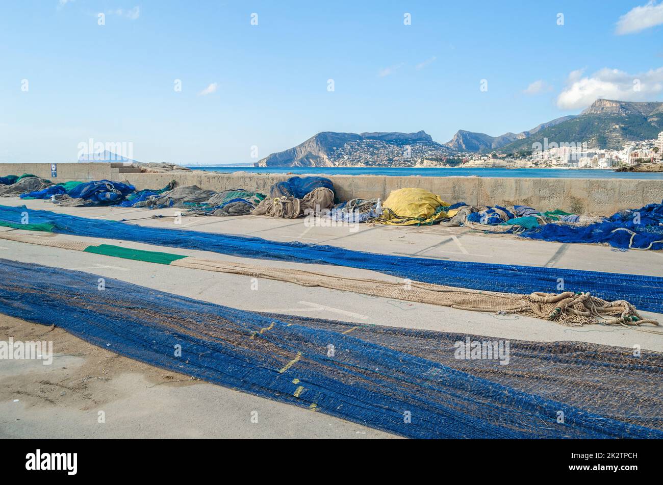 Vista desde el puerto pesquero de Calpe, provincia de Alicante, Comunidad Valenciana, España Foto de stock