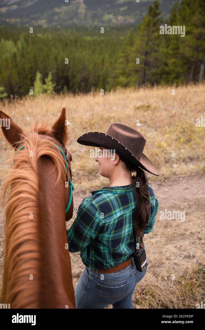 Sombrero de vaquera blanco fotografías e imágenes de alta resolución - Página 2 - Alamy Sombrero de vaquera blanco fotografías e imágenes de alta resolución - Página 2 - Alamy