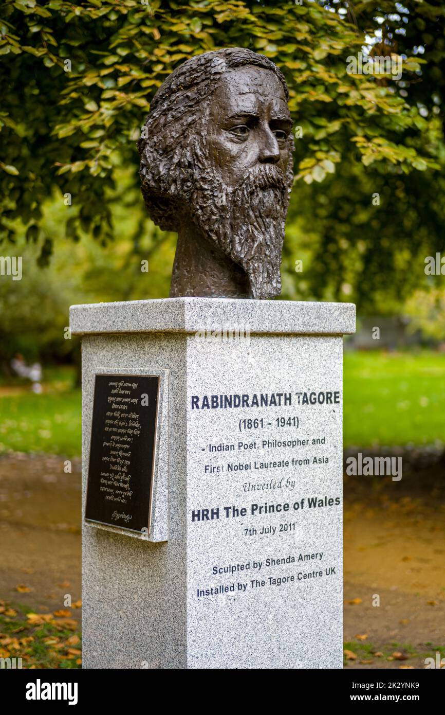 Rabindranath Tagore, Escultura En Gordon Sq Bloomsbury Londres. Busto De Bronce De Rabindranath Tagore, Poeta, Premio Nobel. Escultor Shenda Amery 2011. Foto de stock