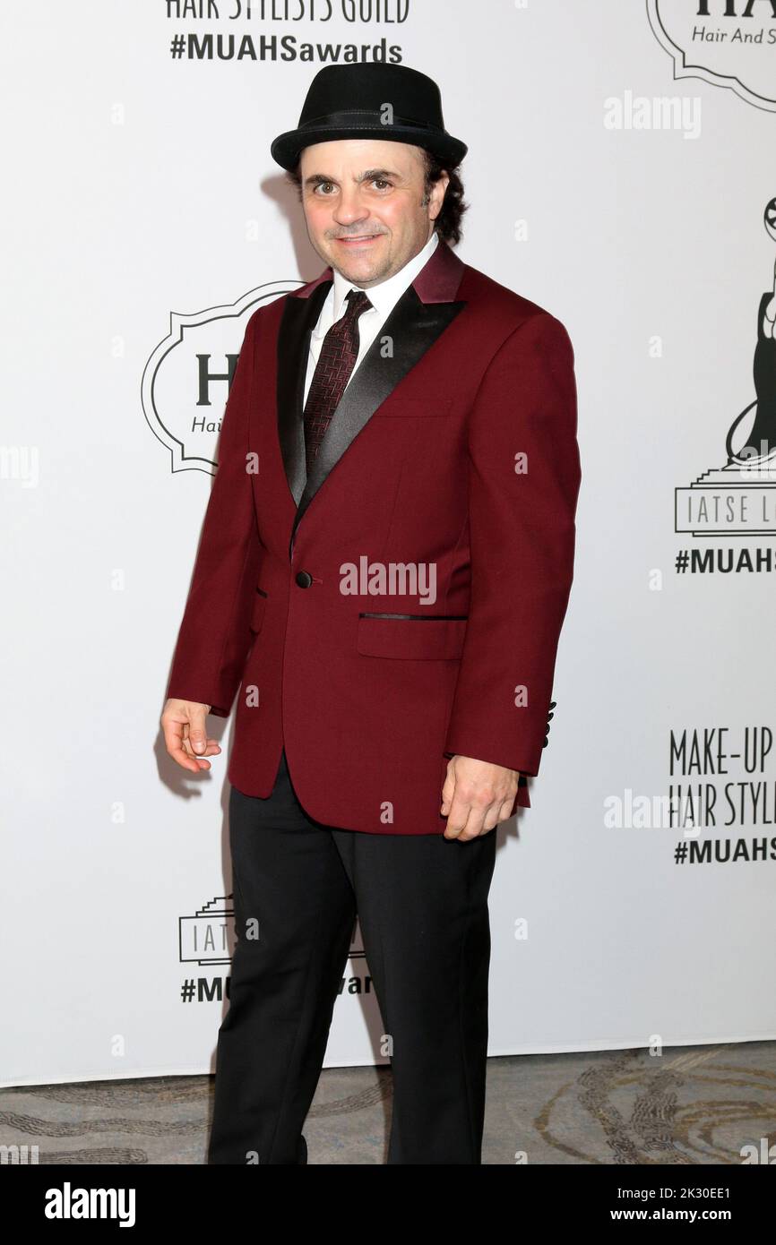 LOS ANGELES - FEB 19: Michael D Cohen en el 9th Retoque Anual Artists & Hair Stylists Guild Awards Llegadas al Beverly Hilton Hotel el 19 de febrero de 2022 en Beverly Hills, CA Presentando: Michael D Cohen Dónde: Beverly Hills, California, Estados Unidos Cuándo: 19 Feb 2022 Crédito: Nicky Nelson/WENN Foto de stock