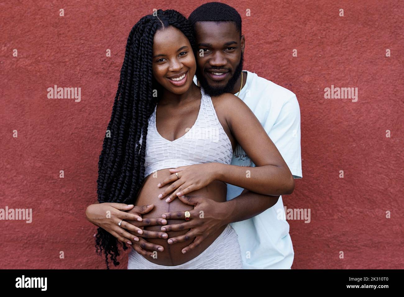 Novia embarazada fotografías e imágenes de alta resolución - Alamy