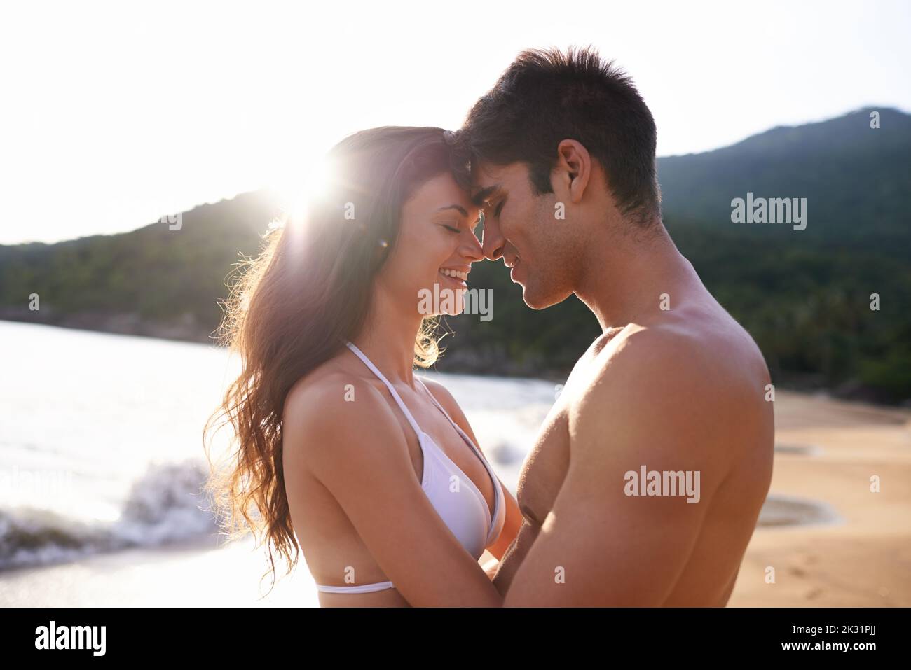 Mujer sin ropa con novio fotografías e imágenes de alta resolución - Alamy Mujer sin ropa con novio fotografías e imágenes de alta resolución - Alamy