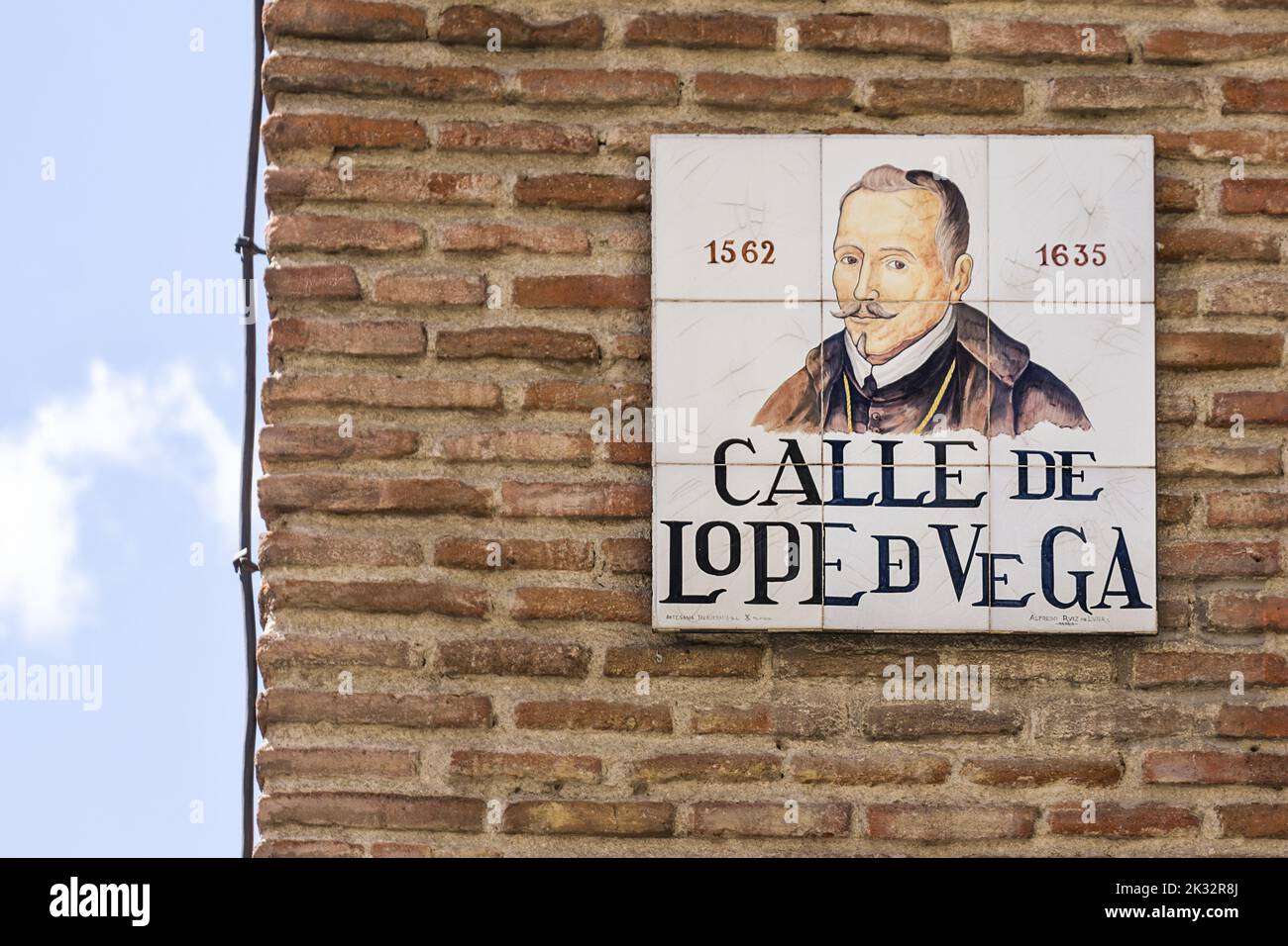 Cartel en Madrid de la calle de Lope de Vega, escritora Foto de stock