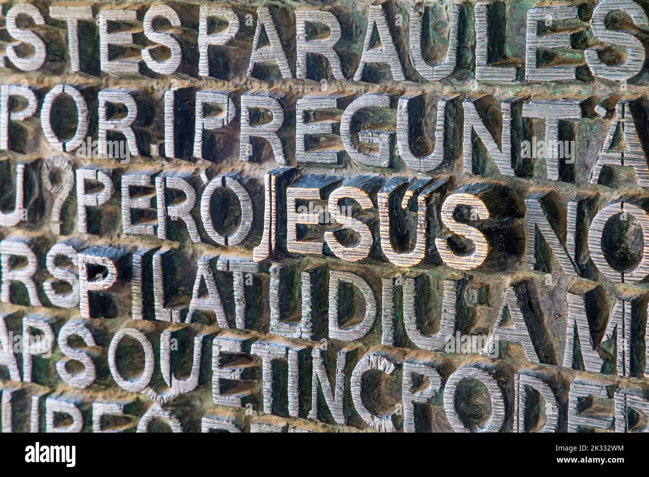 Detalle de la puerta sagrada familia fotografías e imágenes de alta  resolución - Alamy