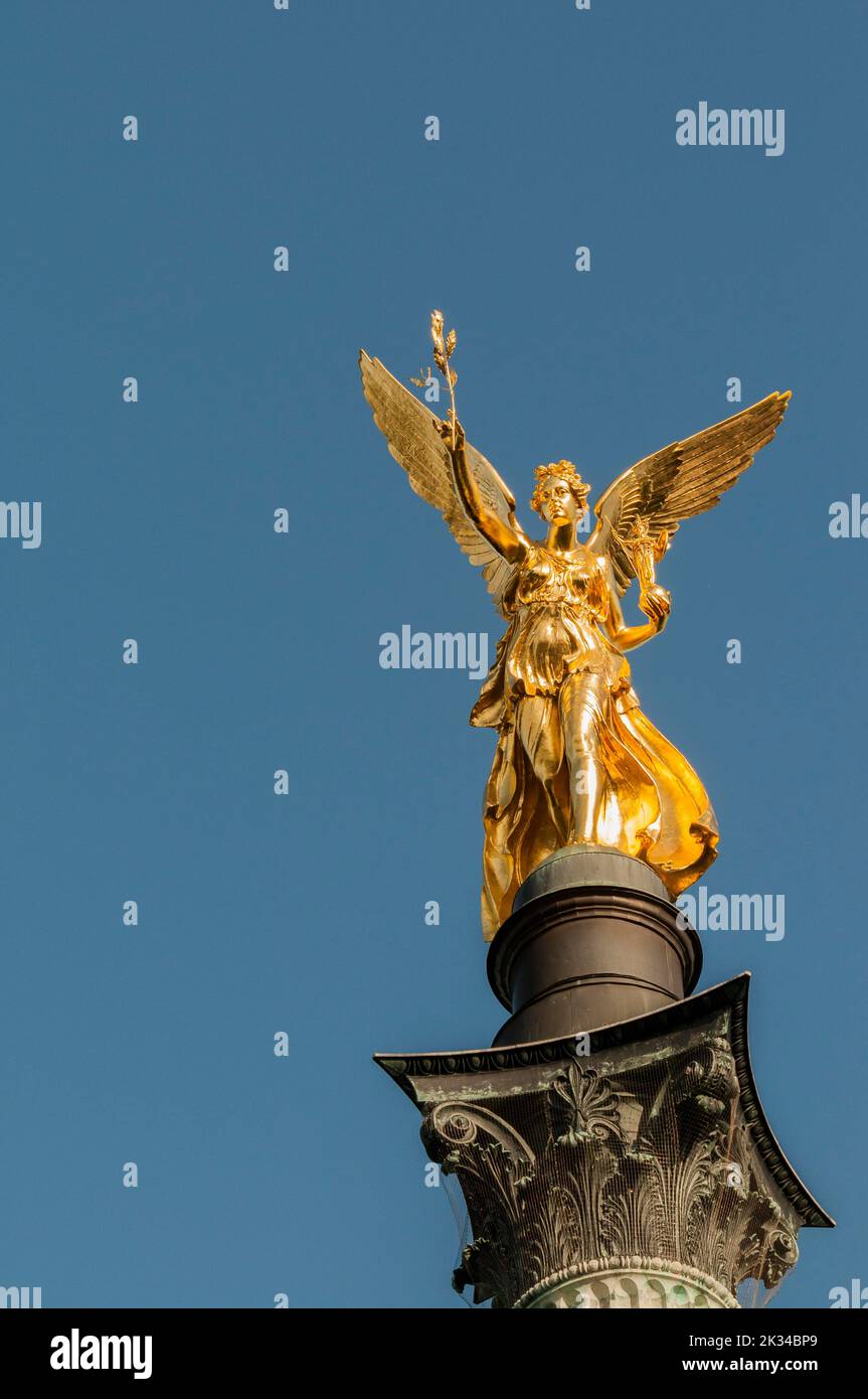 Diosa griega nike fotografías imágenes de alta resolución - Alamy