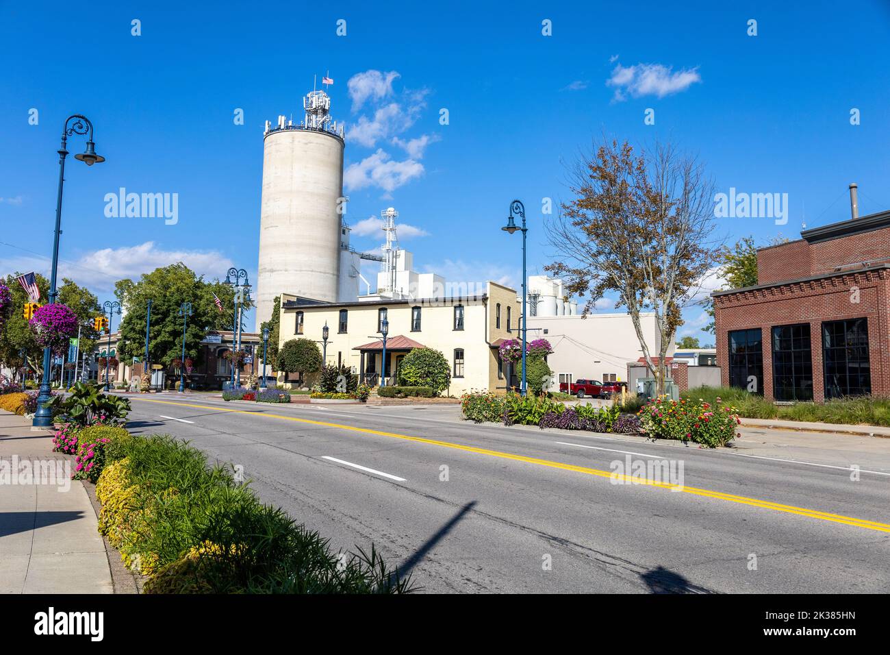 Silo de Grano Grande de la Estrella del Oeste Milling Company en Main Street Frankenmuth Michigan USA Foto de stock