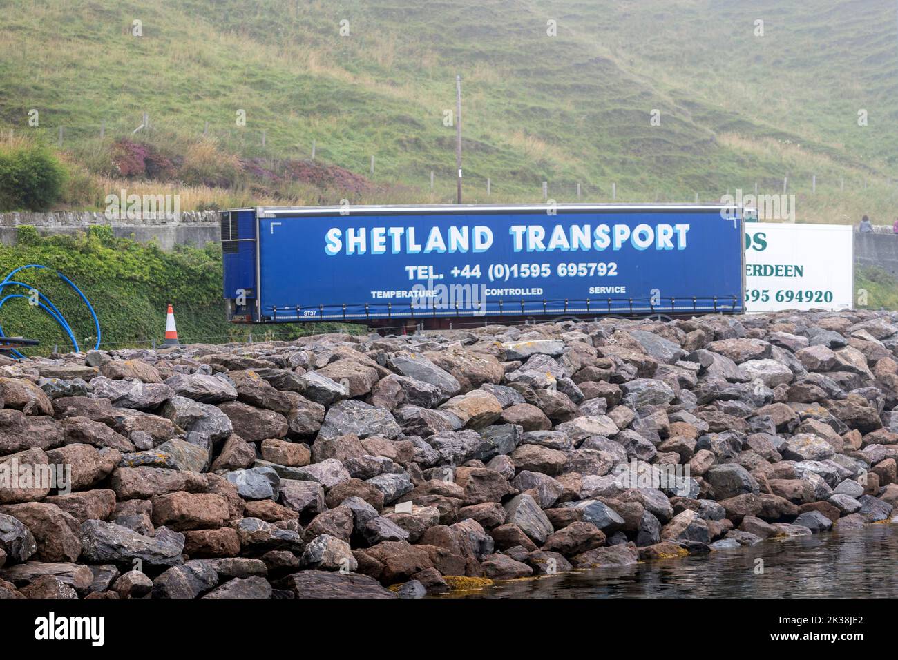 La carga del transporte de Shetland, Scrabster, la bahía de Thurso, Caithness, Escocia, REINO UNIDO Foto de stock
