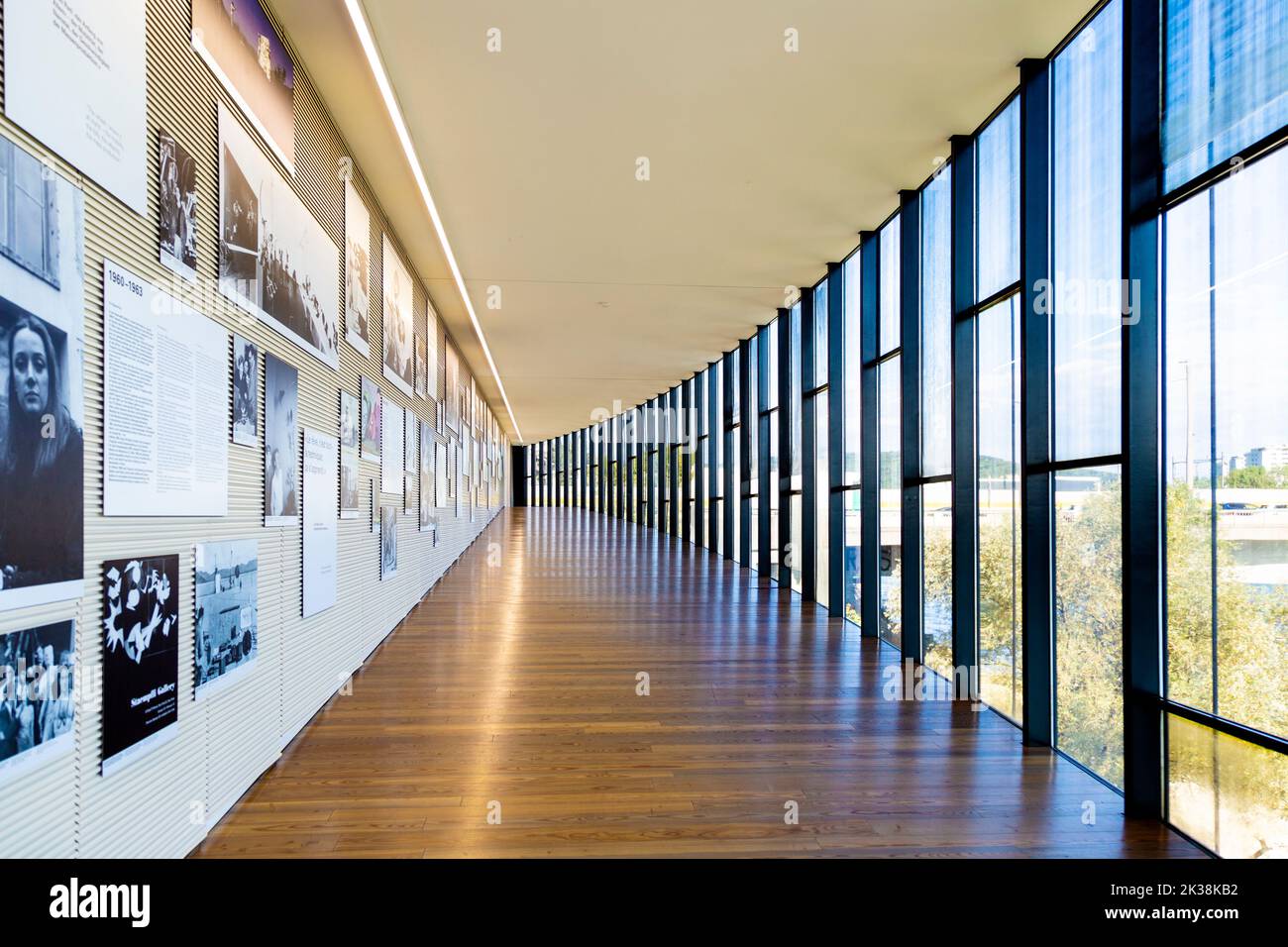 Interior del Museo Tinguely diseñado por Mario Botta, Basilea, Suiza Foto de stock