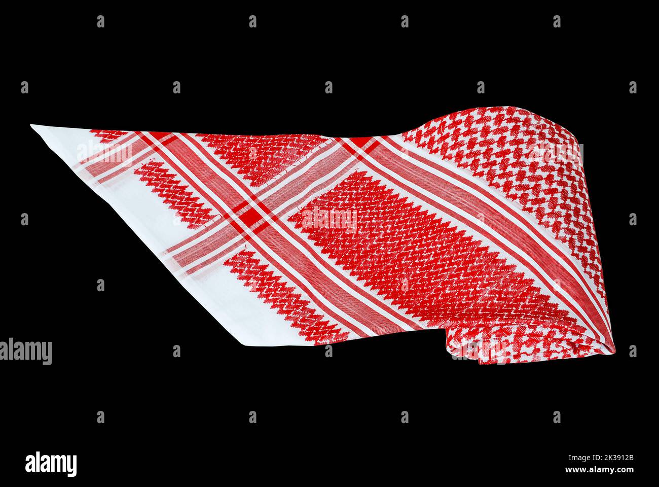 saudí ropa accesorio cabeza bufanda shemagh rojo primer plano negro espacio de fondo para el texto de lujo tradicional árabe hombres vestir Foto de stock