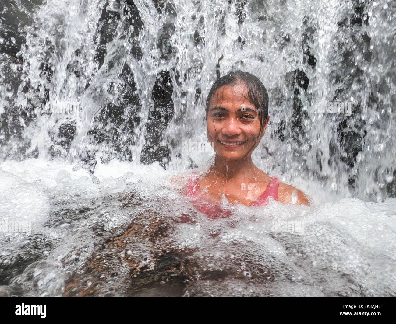 Disfrute de un río caliente en Tabacon Hot Springs, La Fortuna, Costa Rica Foto de stock