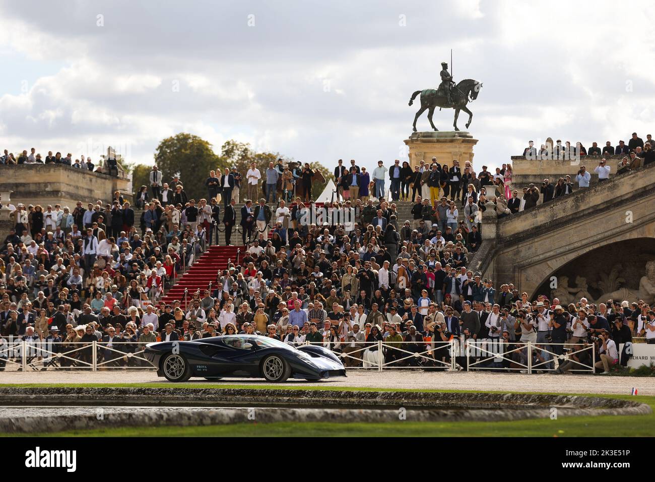 Concept car De Tomaso P12 Durante la 6th ª edición del Chantilly Arts & Elegance - Richard Mille en el Domaine du Château de Chantilly, del 24 al 25 de septiembre de 2025, en Chantilly, Francia - Foto Antonin Vincent / DPPI Foto de stock
